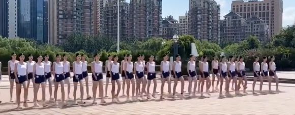 《恒大歌舞团视频》【真人秀】低调欣赏【720P】【共4.4G】（恒大许家印老许）